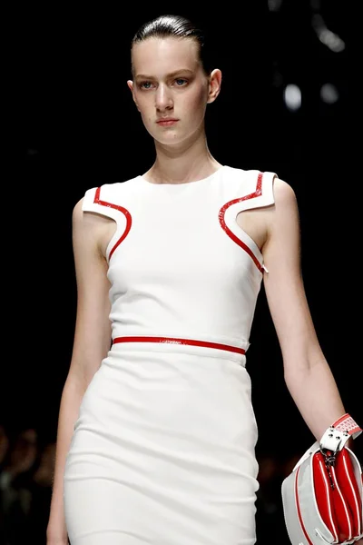 Look 14